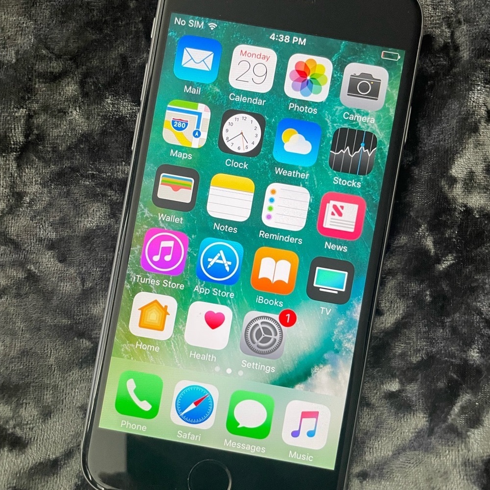 iPhone 6 16GB unlocked prev. AT&T. Used in great condition.